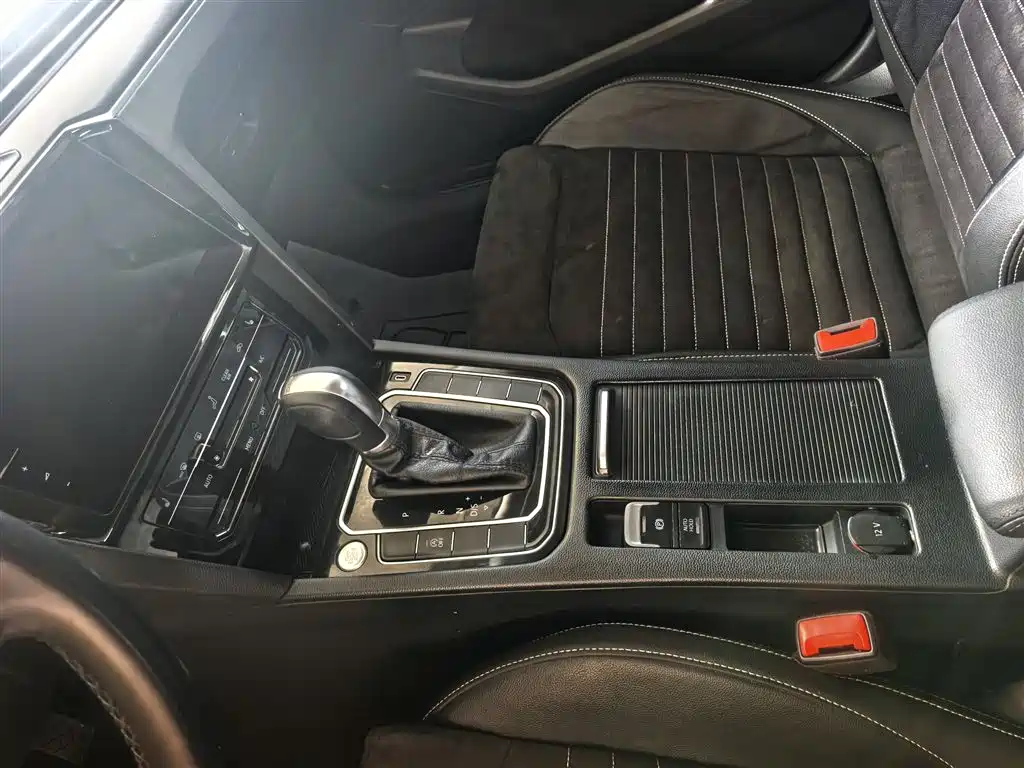 Magotan 2020 330TSI DSG luxury model купить на сайте DeffCars