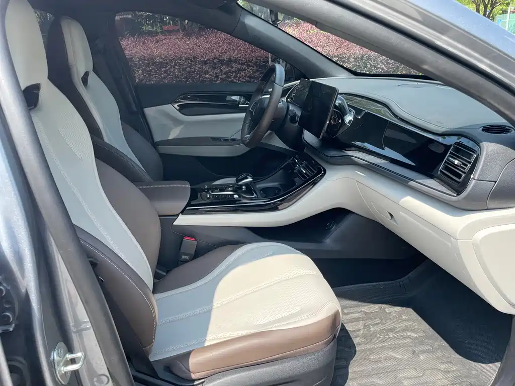 Qin PLUS 2024 Honor Edition DM-i 55KM Leading Model купить на сайте DeffCars