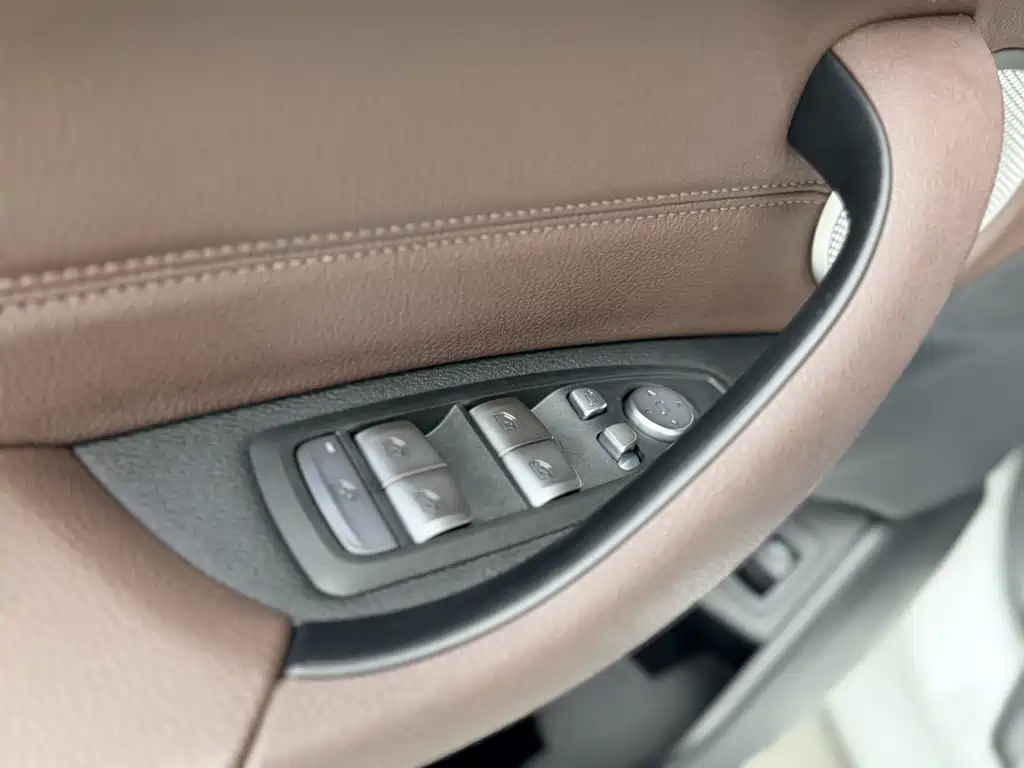 BMW X2 2021 sDrive25i leading M sports package купить на сайте DeffCars