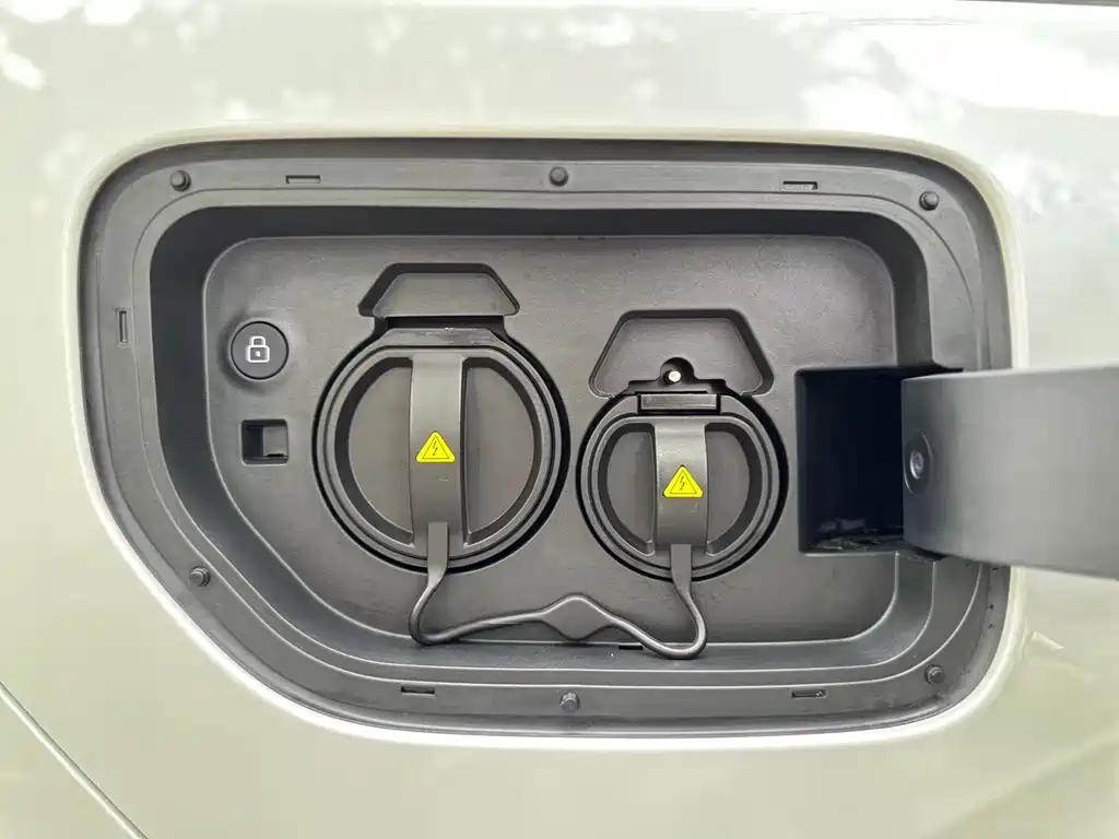 Xpeng X9 2025 pure electric 740 long battery life Max купить на сайте DeffCars