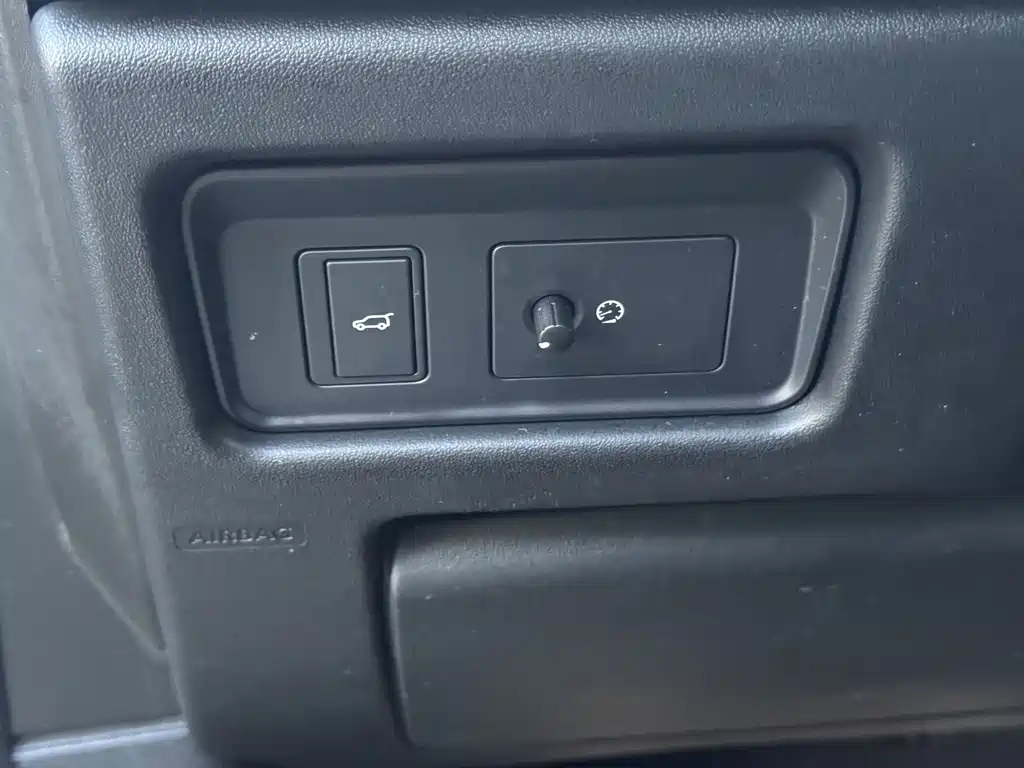 Discovery Shenxing 2016 2.0T SE купить на сайте DeffCars