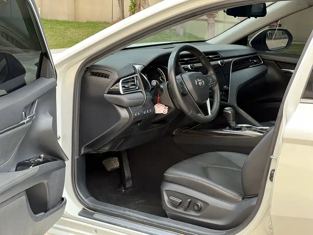 Camry 2019 2.5G Deluxe Edition National VI купить на сайте DeffCars