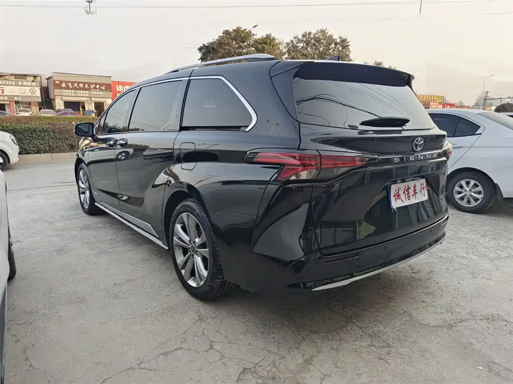 SIENNA 2023 2.5L Hybrid Premium Edition купить на сайте DeffCars