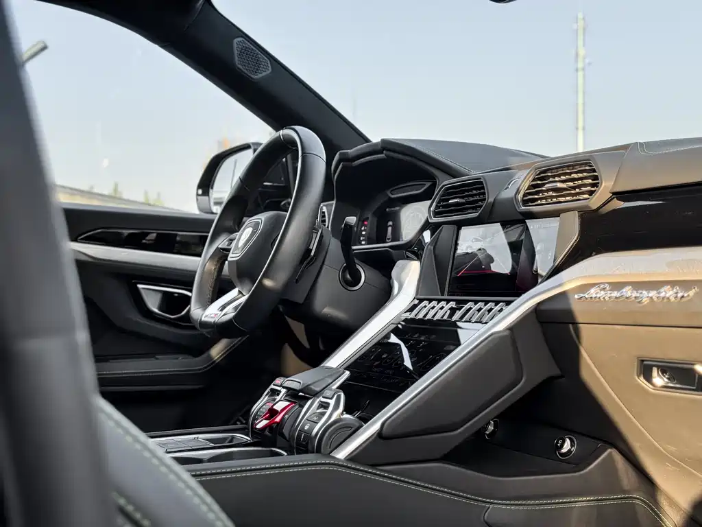 Urus 2018 4.0T V8 купить на сайте DeffCars