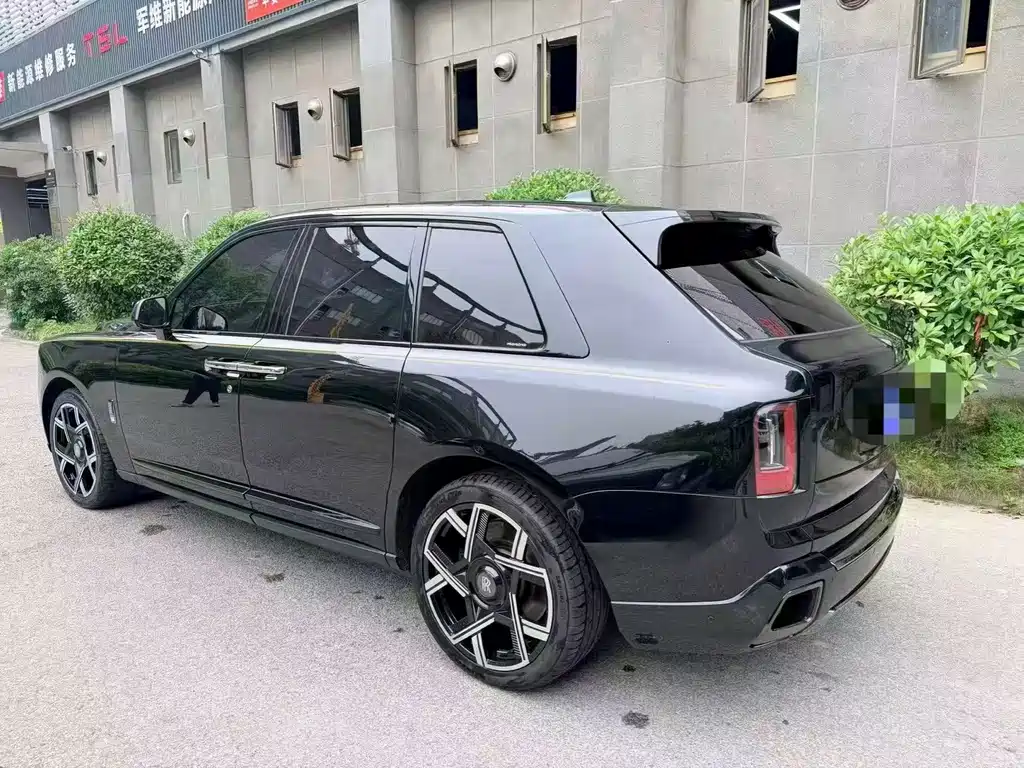 Cullinan 2018 four-seat version купить на сайте DeffCars