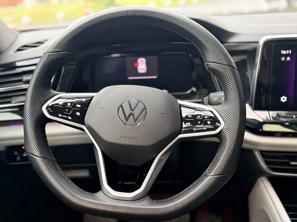 Touron 2023 380TSI four-wheel drive luxury version купить на сайте DeffCars