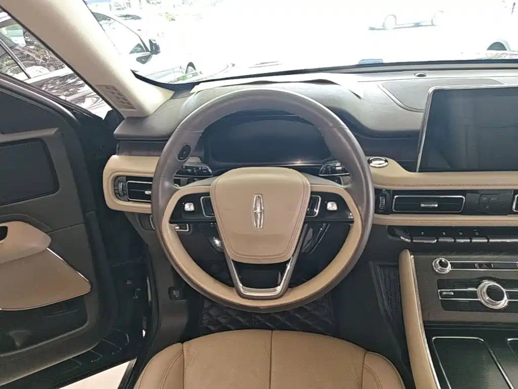 Aviator imported 2020 3.0T V6 all-wheel drive exclusive version купить на сайте DeffCars