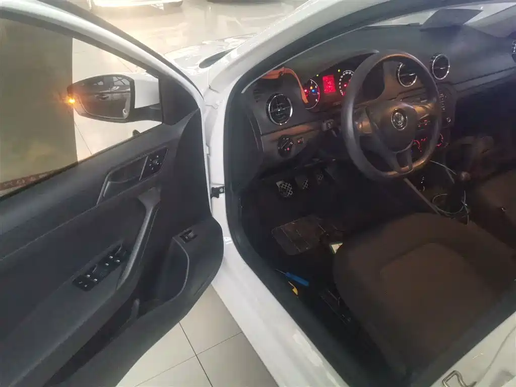 Jetta 2017 1.5L manual fashion model купить на сайте DeffCars