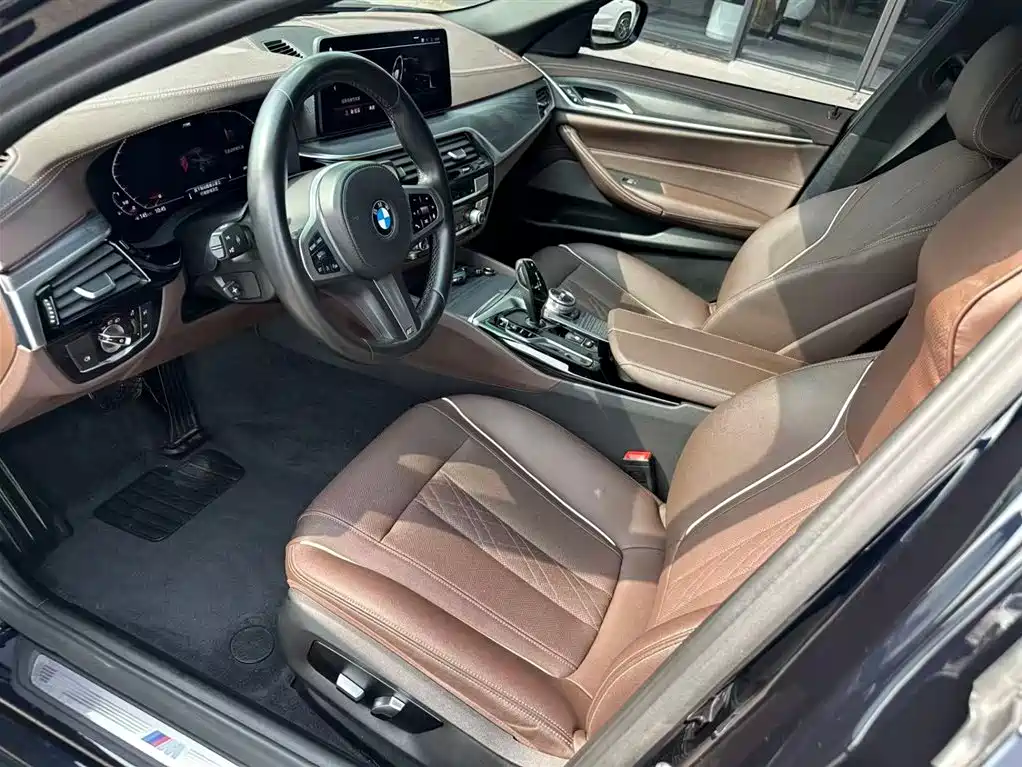 BMW 5 Series 2021 530Li Leading M Sports Package купить на сайте DeffCars