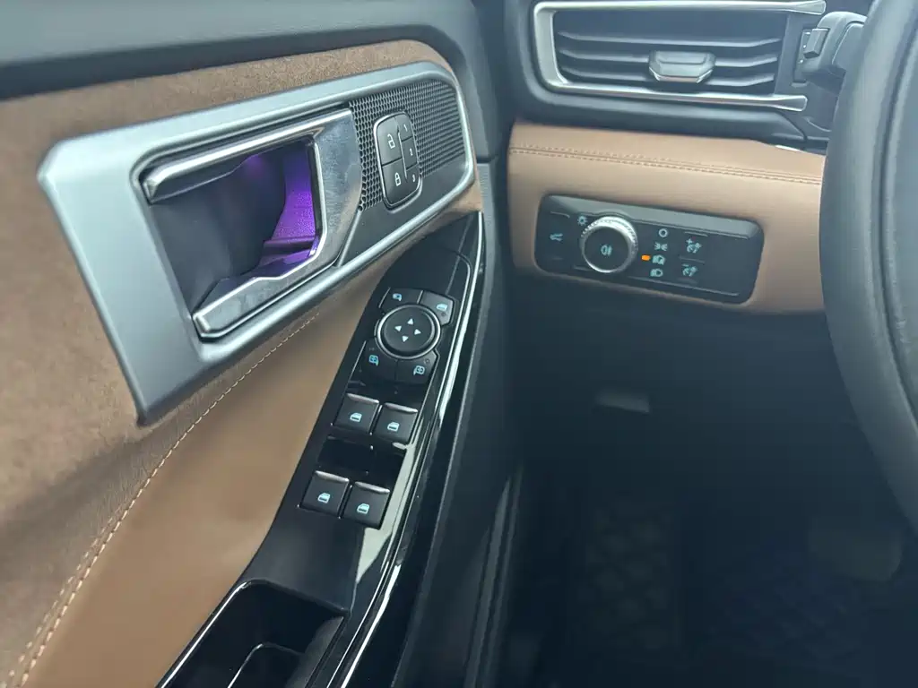Explorer 2023 EcoBoost 285 four-wheel drive titanium version 7 seats купить на сайте DeffCars