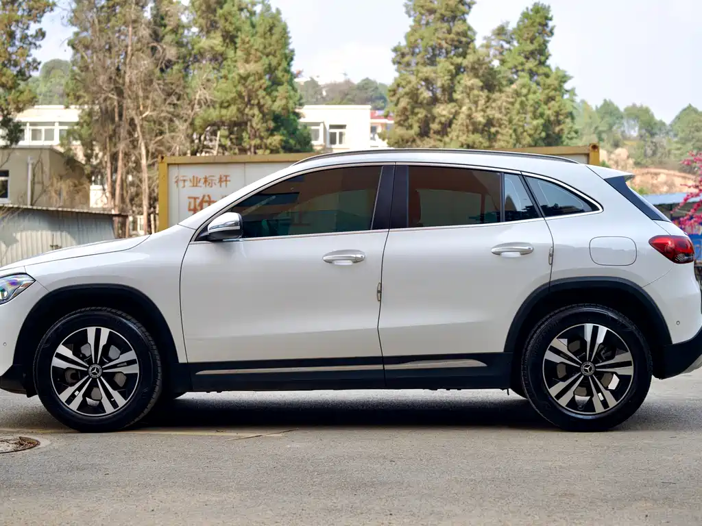 Mercedes-Benz GLA 2023 GLA 220 купить на сайте DeffCars