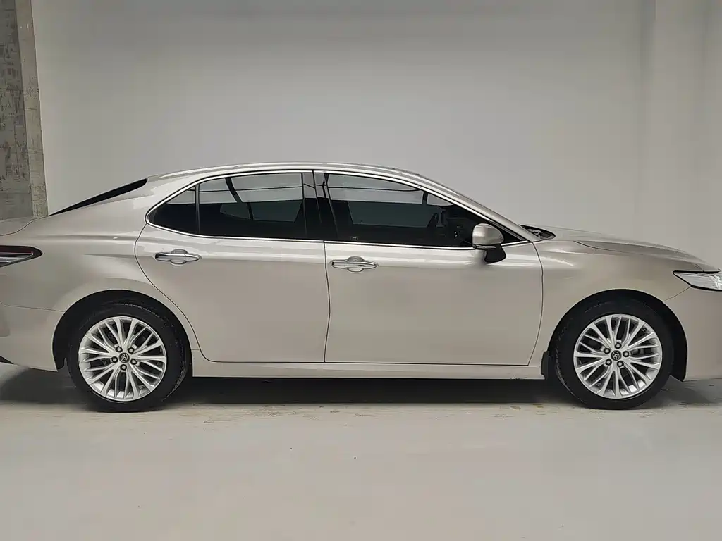Camry 2019 facelift 2.5G Deluxe Edition купить на сайте DeffCars