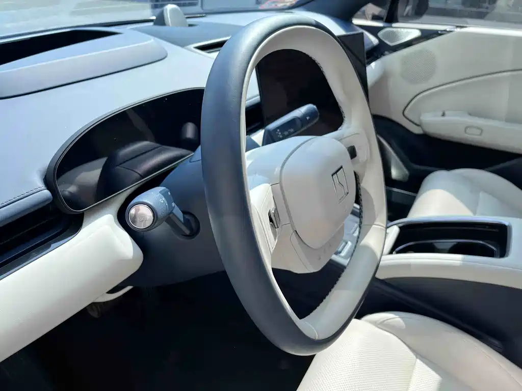 Jikrypton 007 2025 rear-wheel drive smart driving version 75kWh купить на сайте DeffCars