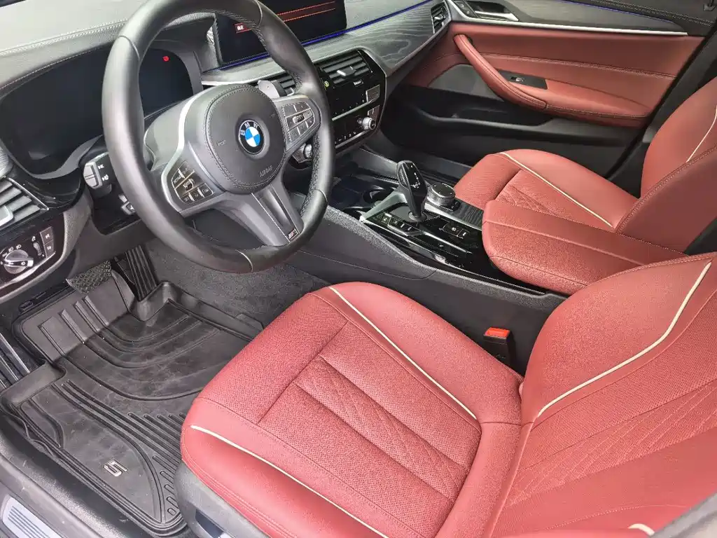 BMW 5 Series 2023 530Li Leading M Sports Package купить на сайте DeffCars
