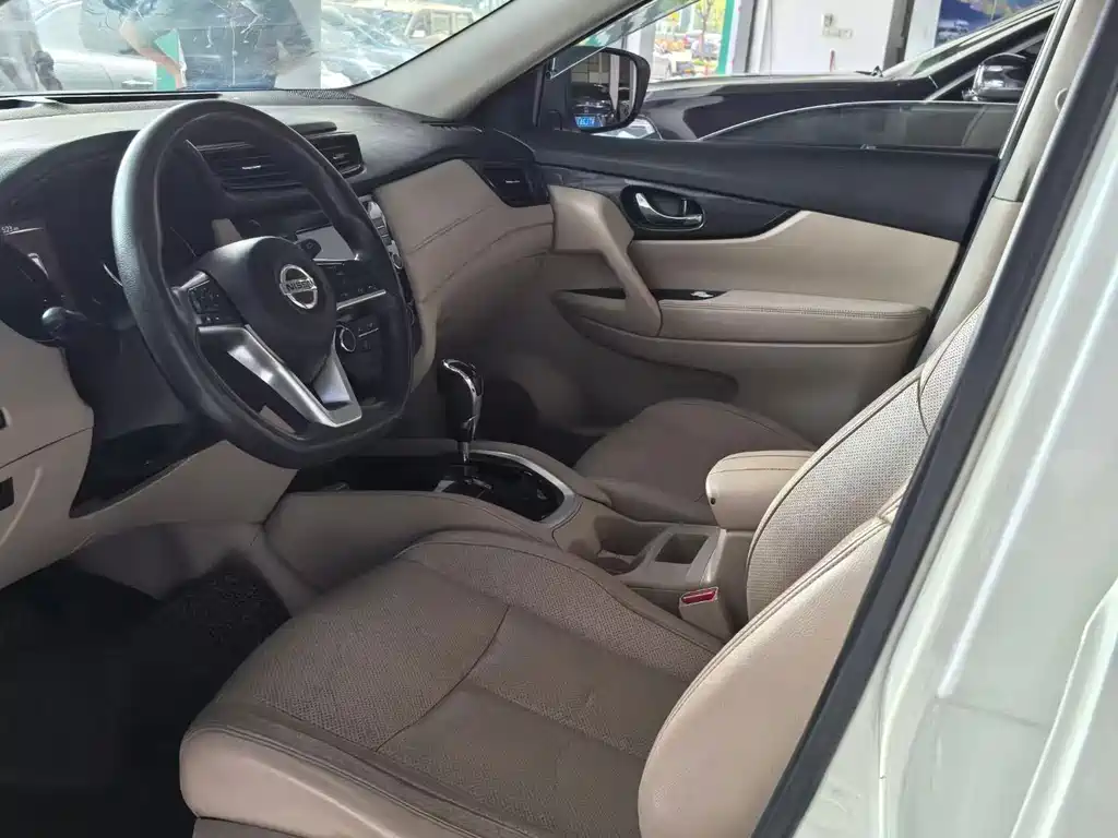 X-Trail 2017 2.0L CVT Comfort Edition 2WD купить на сайте DeffCars
