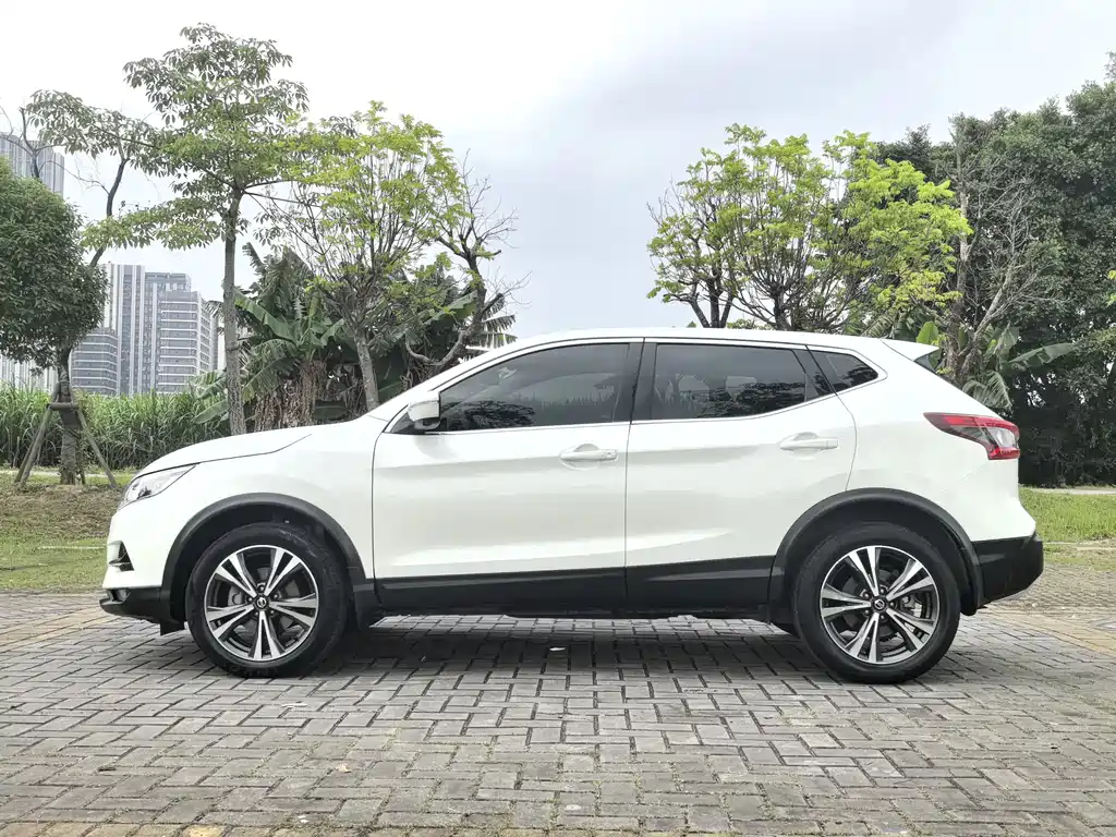 Qashqai 2019 2.0L CVT Deluxe Edition купить на сайте DeffCars