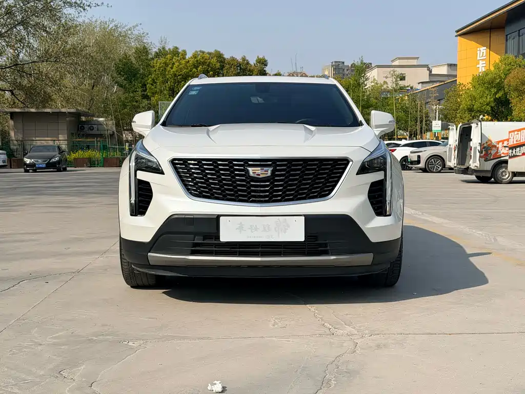 Cadillac XT4 2018 28T two-wheel drive leading model купить на сайте DeffCars