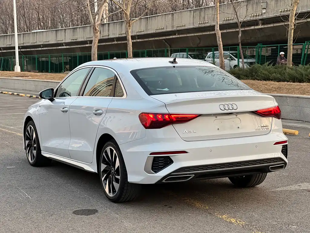 Audi A3 2024 A3L Limousine 35 TFSI Fashionable and Sporty купить на сайте DeffCars