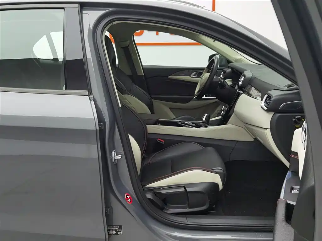 Lynk & Co 02 2018 1.5T DCT two-wheel drive flash version National V купить на сайте DeffCars