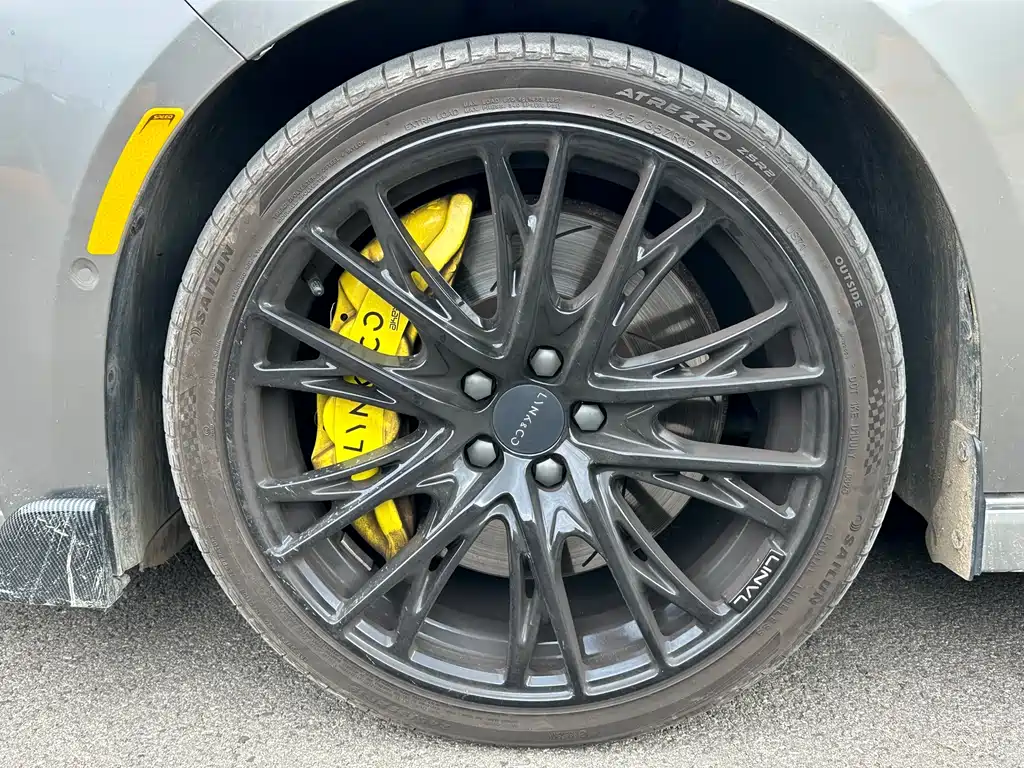 Lynk & Co 03 2023 2.0TD DCT Halo купить на сайте DeffCars