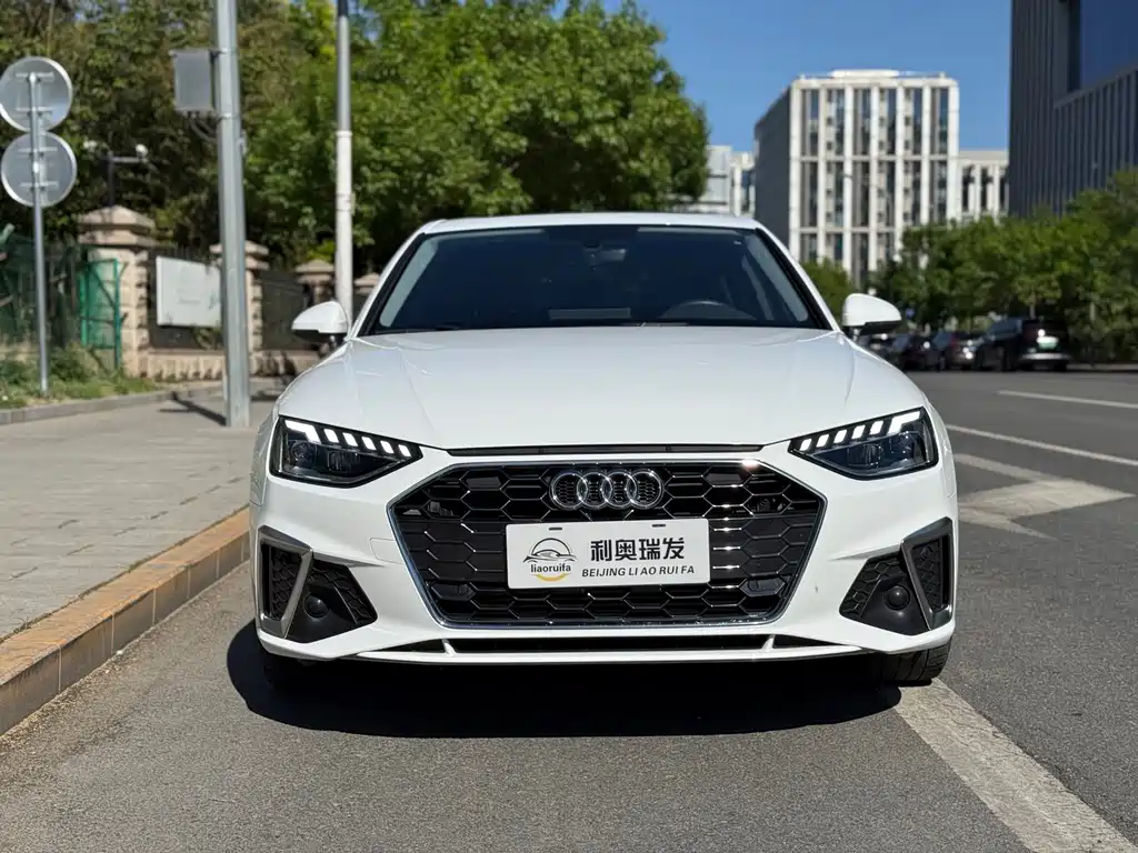 Audi A4L 2022 40 TFSI Fashionable and Dynamic купить на сайте DeffCars