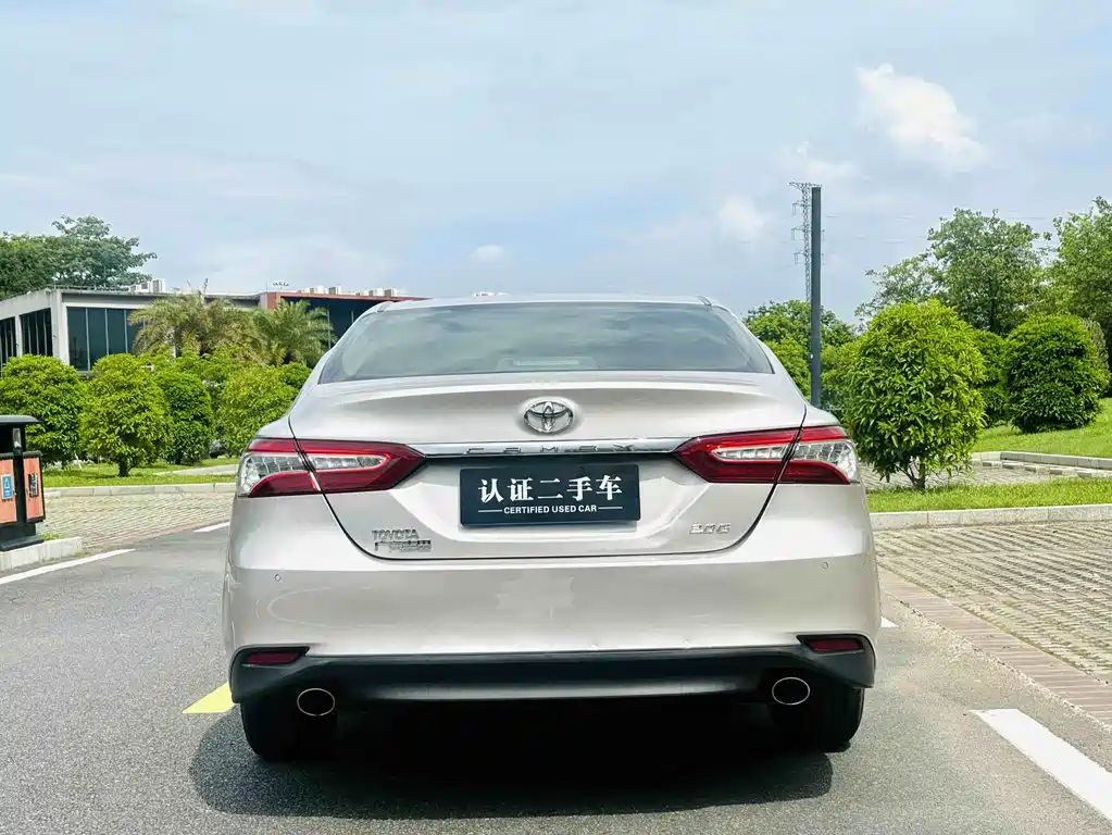 Camry 2018 2.0G Deluxe Edition купить на сайте DeffCars