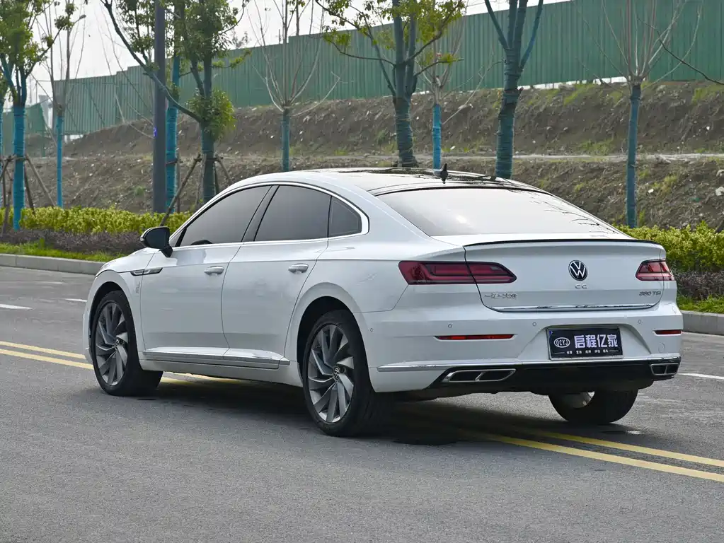 FAW-Volkswagen CC 2023 380TSI eye-catching version купить на сайте DeffCars
