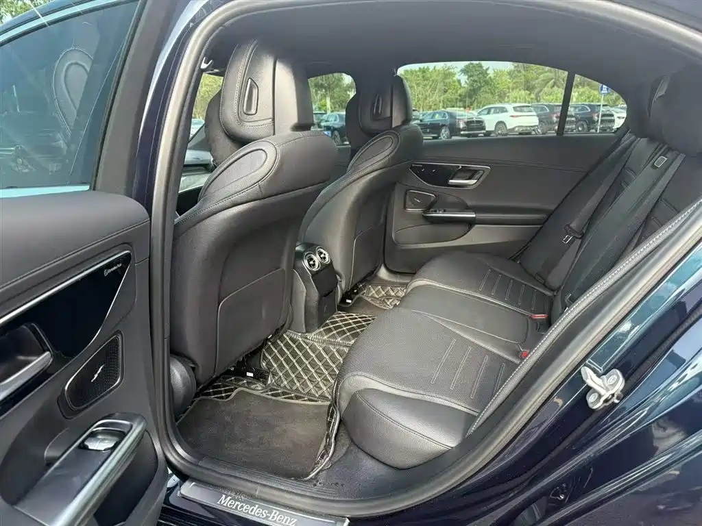 Mercedes-Benz C-Class 2024 facelift three C 260 L sports version купить на сайте DeffCars