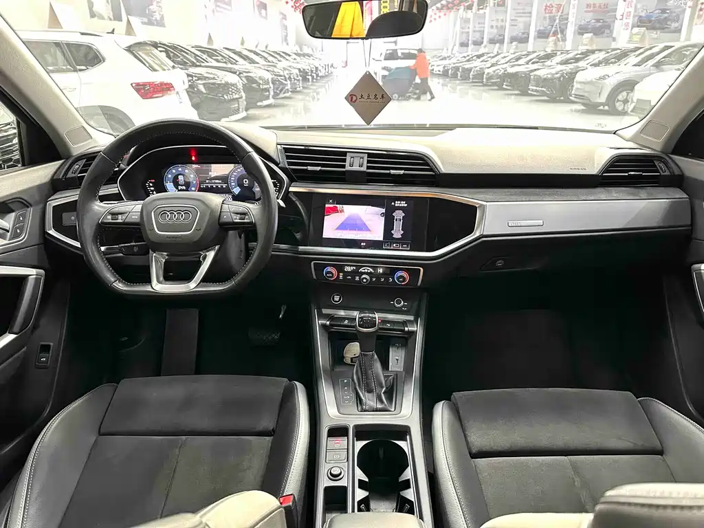 Audi Q3 2021 35 TFSI Fashionable and Dynamic купить на сайте DeffCars