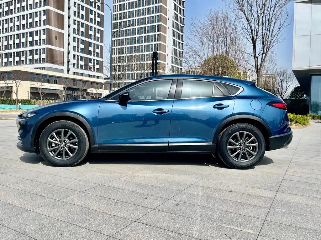 Mazda CX-4 2020 2.0L automatic two-wheel drive Blue Sky Vibrant Edition купить на сайте DeffCars