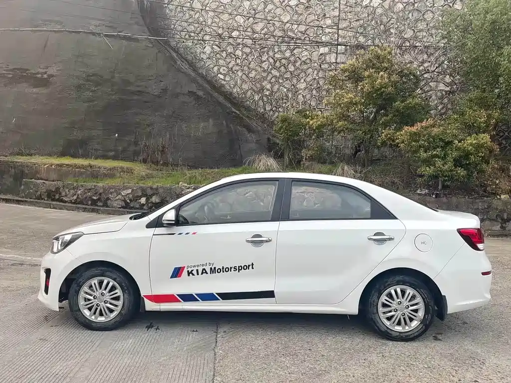Huanchi 2017 1.4L Manual Smart Edition Value купить на сайте DeffCars