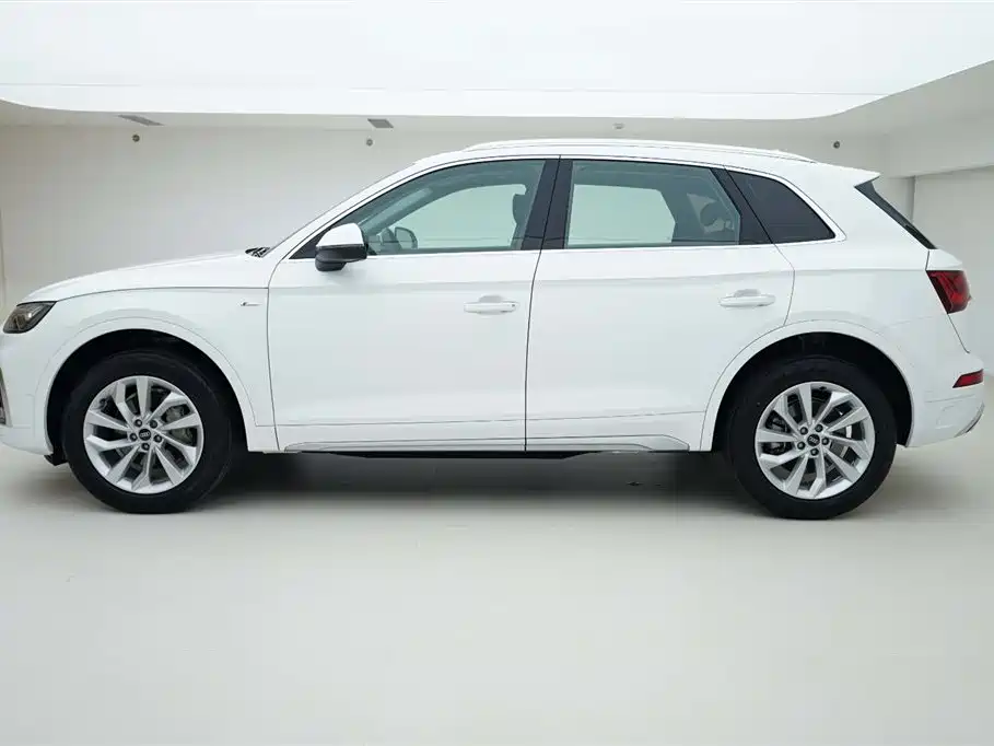 Audi Q5L 2021 40 TFSI luxury and dynamic model купить на сайте DeffCars