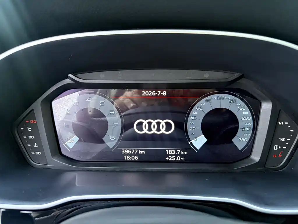 Audi Q3 2022 35 TFSI aggressive and dynamic купить на сайте DeffCars