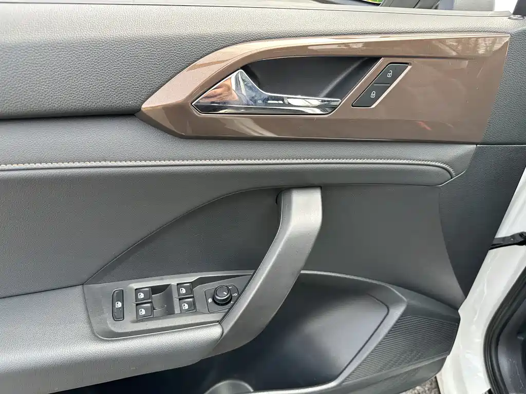 Tuyue 2020 330TSI four-wheel drive luxury version National VI купить на сайте DeffCars