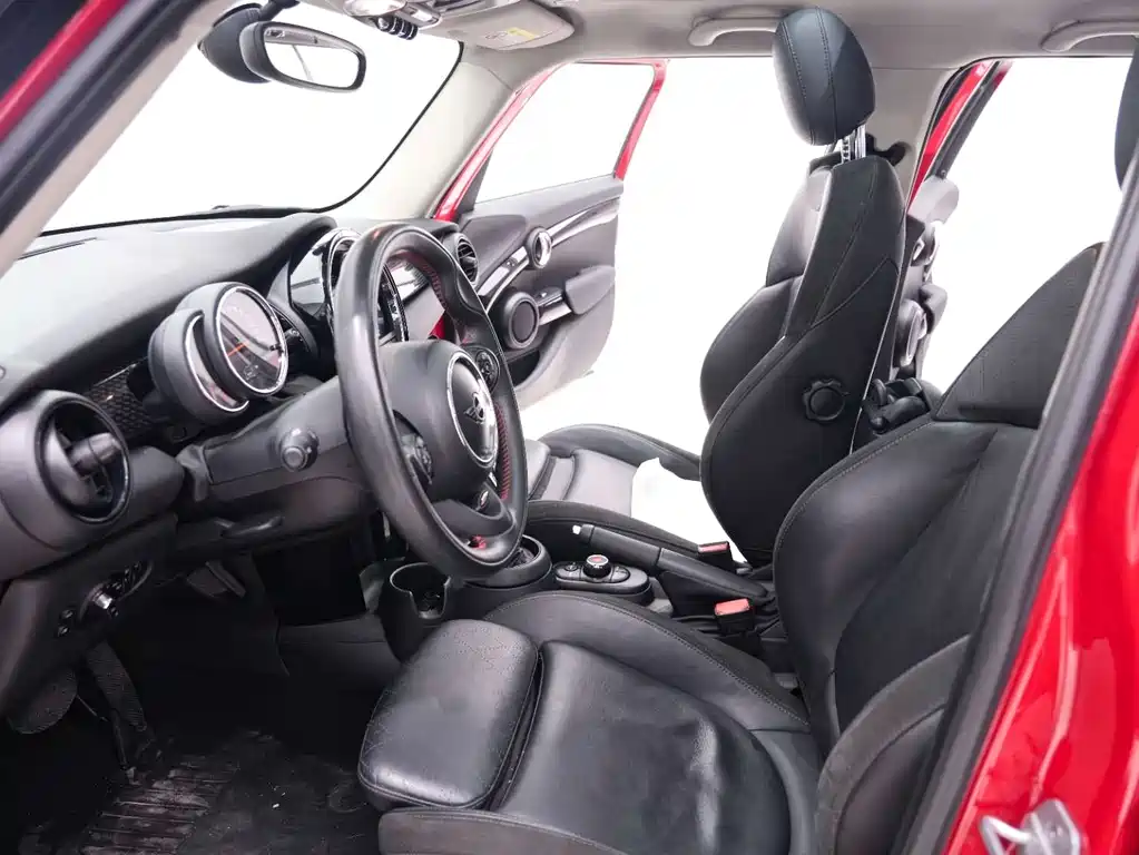 MINI 2019 2.0T COOPER S Classic Five-Door Edition купить на сайте DeffCars