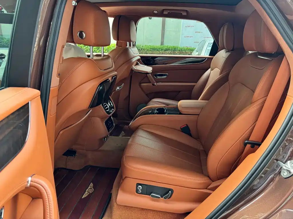 Bentayga 2018 4.0T V8 купить на сайте DeffCars
