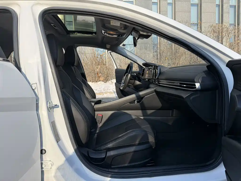 Elantra 2022 1.5L CVT LUX Premium Edition купить на сайте DeffCars