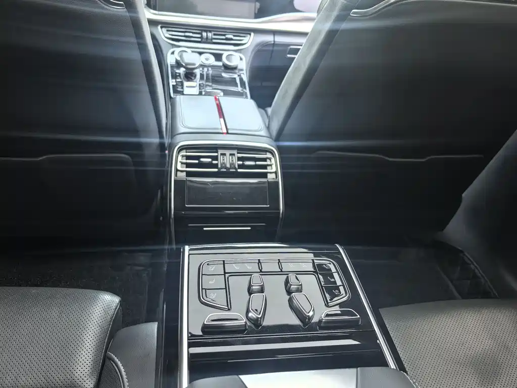 Hongqi H9 2020 2.0T Zhilian Qichang Edition купить на сайте DeffCars