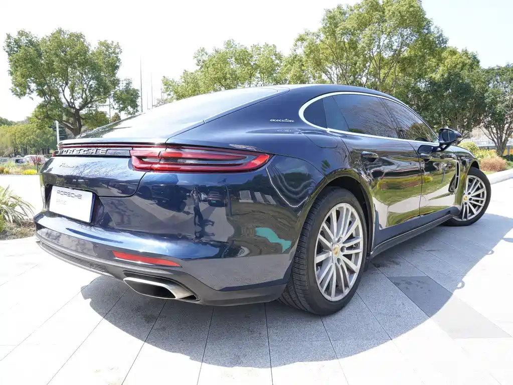 Panamera 2017 Panamera Executive Extended Edition 3.0T купить на сайте DeffCars