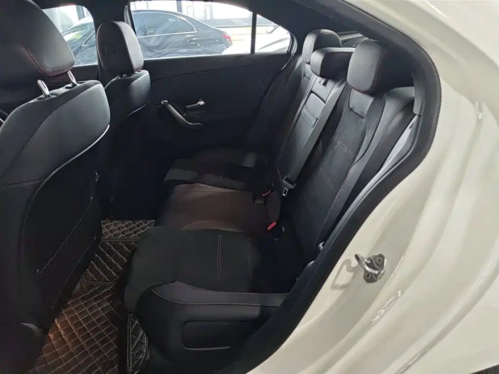 Mercedes-Benz A-Class 2023 A 200 L Fashion Model купить на сайте DeffCars