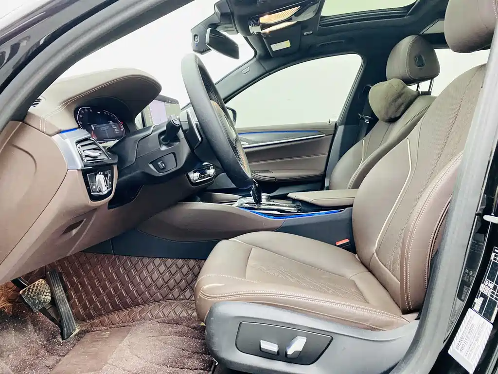 BMW 5 Series 2023 530Li Leading M Sports Package купить на сайте DeffCars