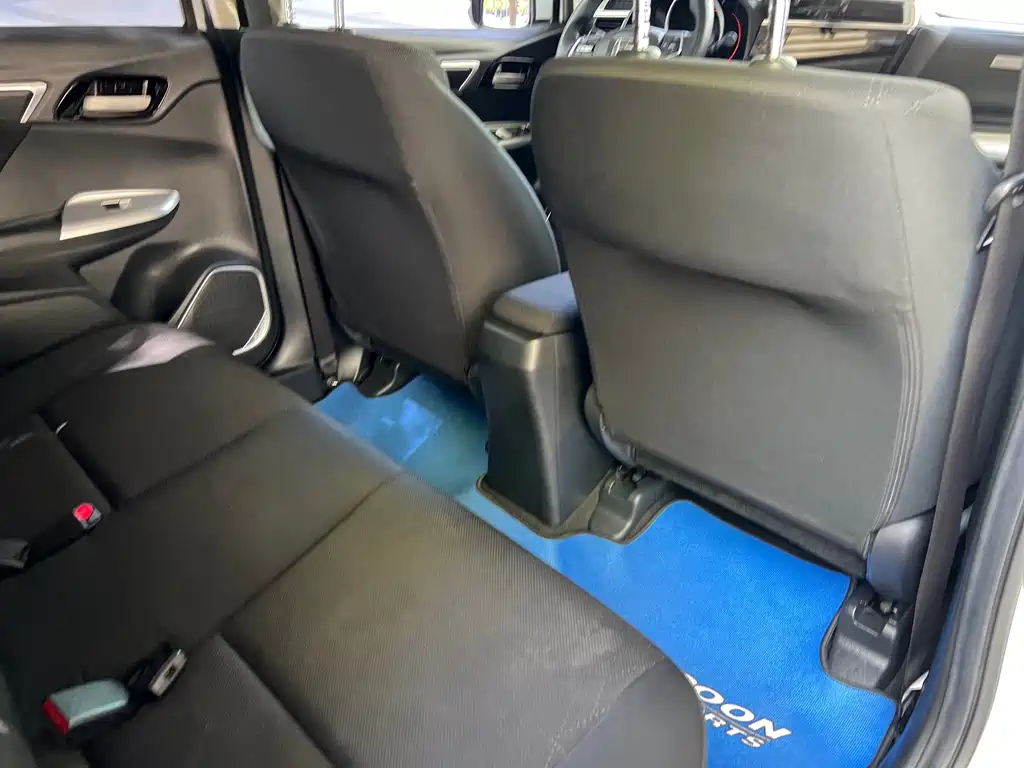 Fit 2018 1.5L CVT Comfort Sunroof Edition купить на сайте DeffCars