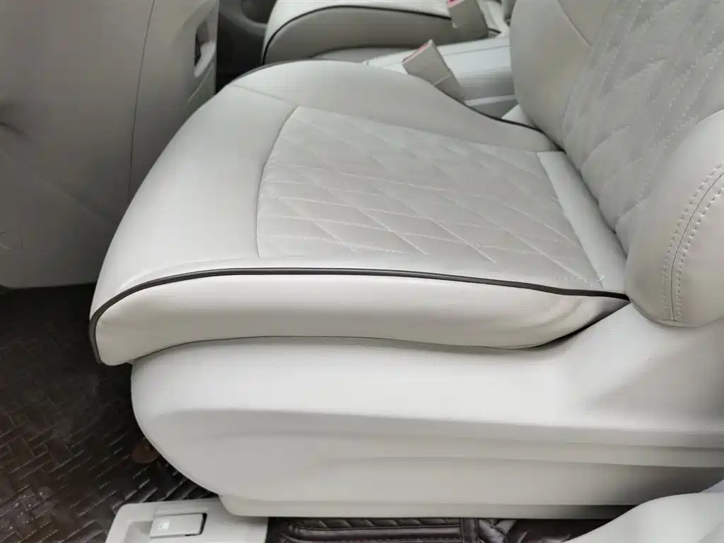 Buick GL8 2023 Land Business Class Smart Enjoyment купить на сайте DeffCars