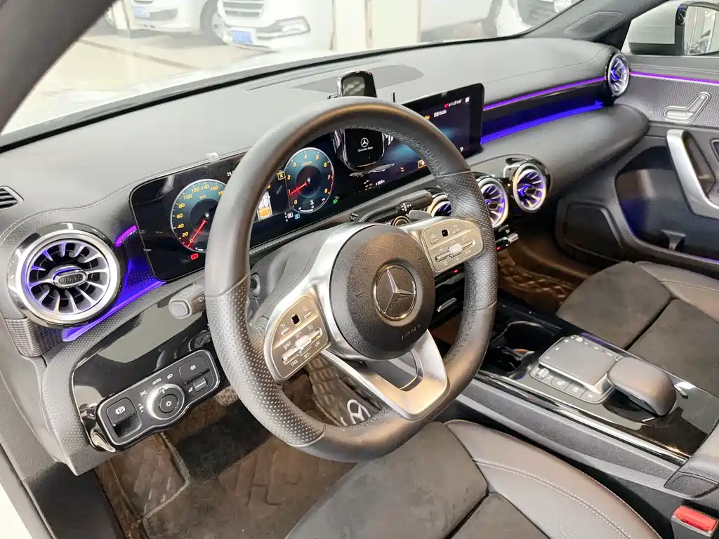 Mercedes-Benz A-Class 2021 A 200 L Sports Sedan Fashionable купить на сайте DeffCars
