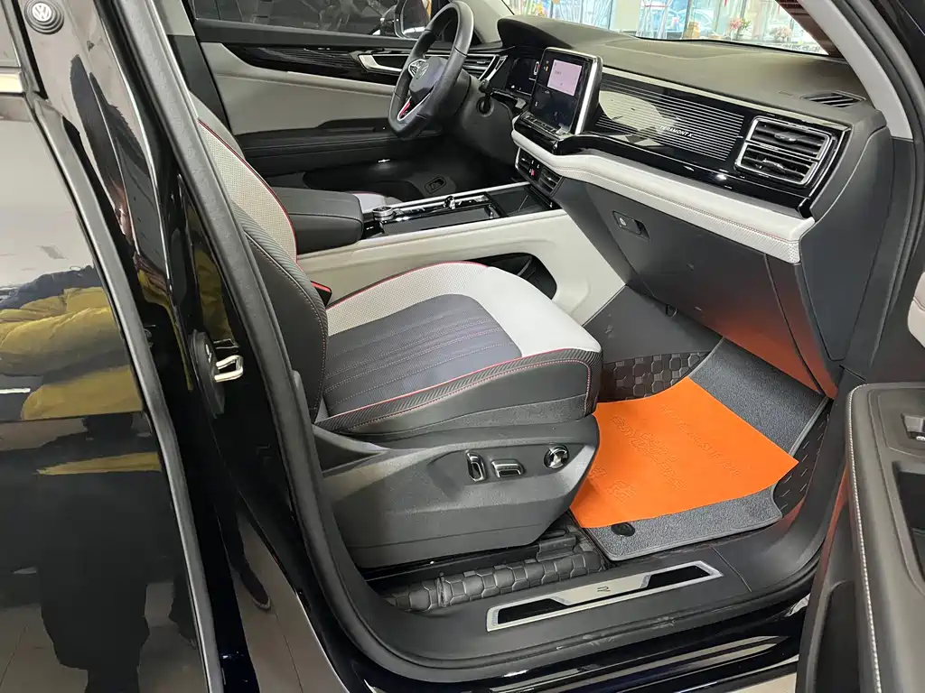 Touron 2024 Touron X 380TSI four-wheel drive luxury version купить на сайте DeffCars