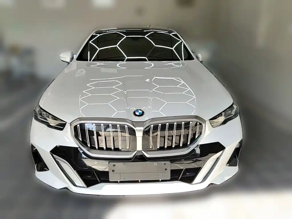 BMW 5 Series 2024 530Li Leading M Sports Package купить на сайте DeffCars