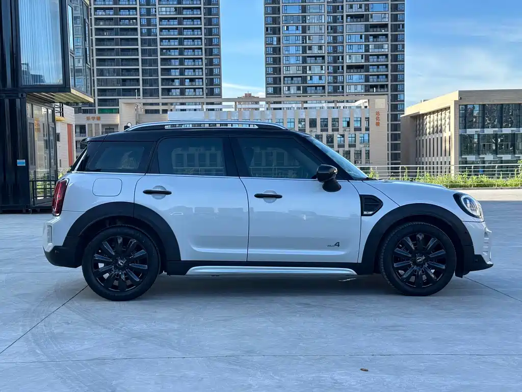 MINI COUNTRYMAN 2022 1.5T COOPER ALL4 Connoisseur купить на сайте DeffCars