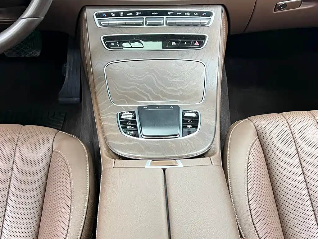 Mercedes-Benz E-Class 2021 E 300 L Premium Model купить на сайте DeffCars
