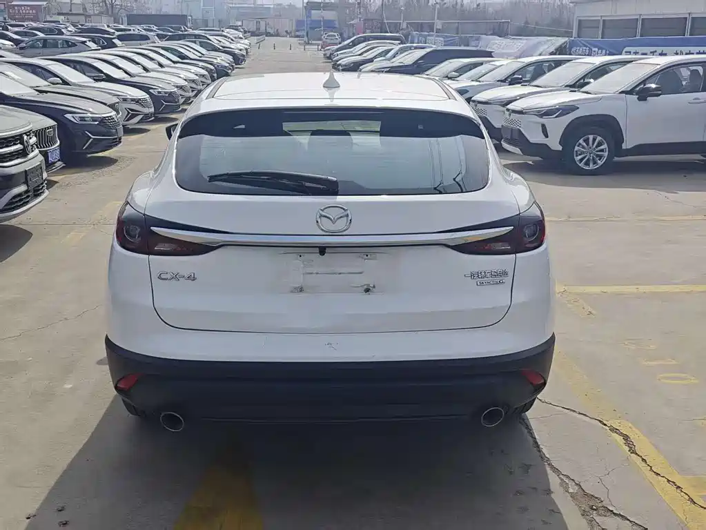 Mazda CX-4 2021 2.0L automatic two-wheel drive Blue Sky Vitality Edition купить на сайте DeffCars