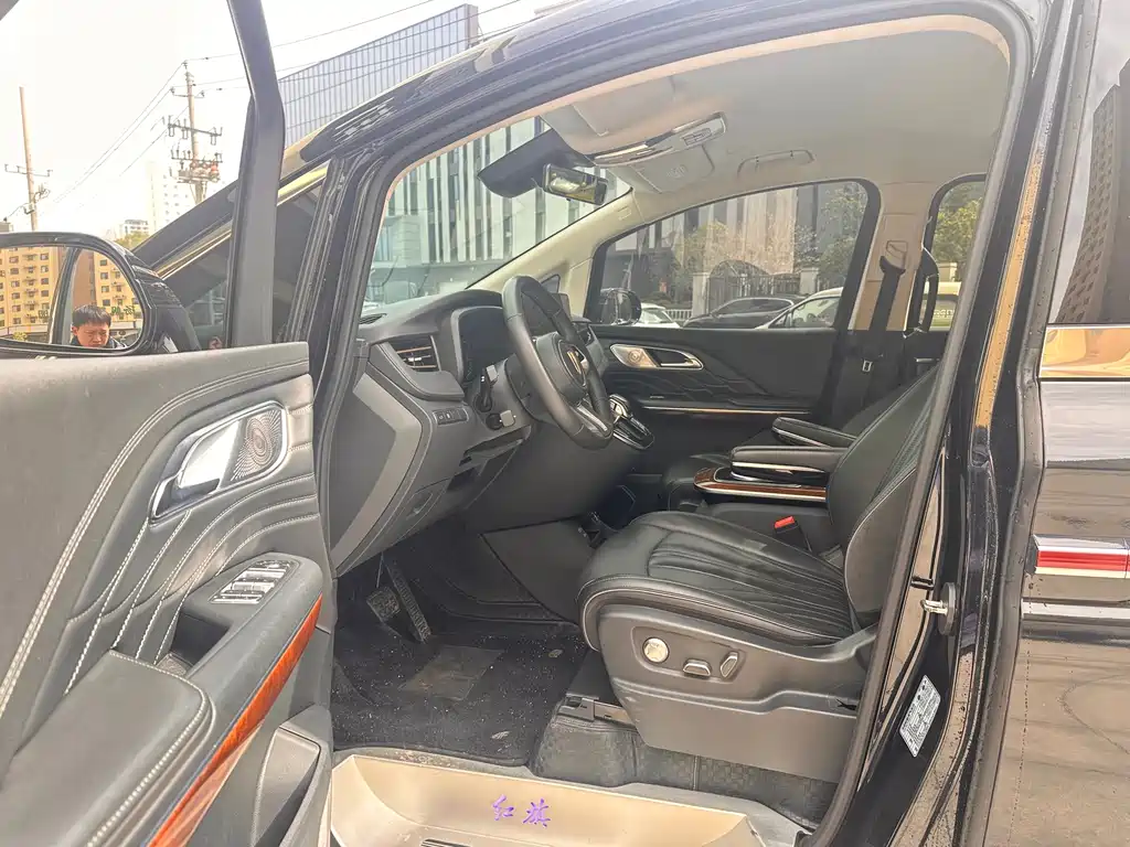 Hongqi HQ9 2023 2.0T Zhilian Qiling Edition купить на сайте DeffCars
